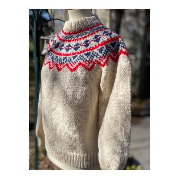 Vintage Fair Isle Hand Knit Crew Sweater Cream Red Wool - Picture 2 of 6